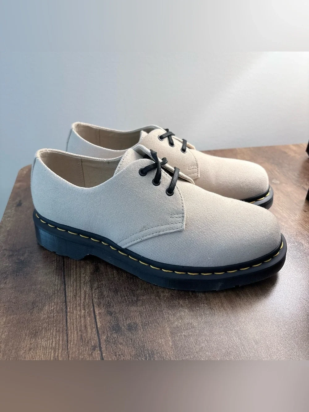 Dr. Marten’s 1461 Oxford Shoes Beige Canvas